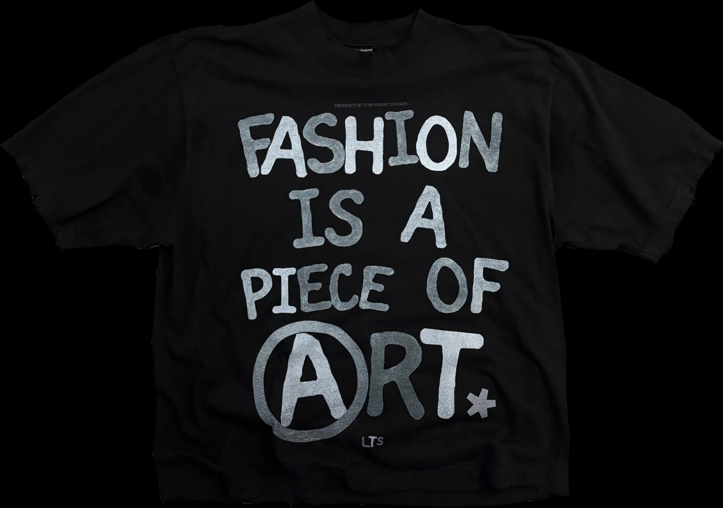 “FASHION IS A PIECE OF ART” – Graphic Drop Shoulder Tee