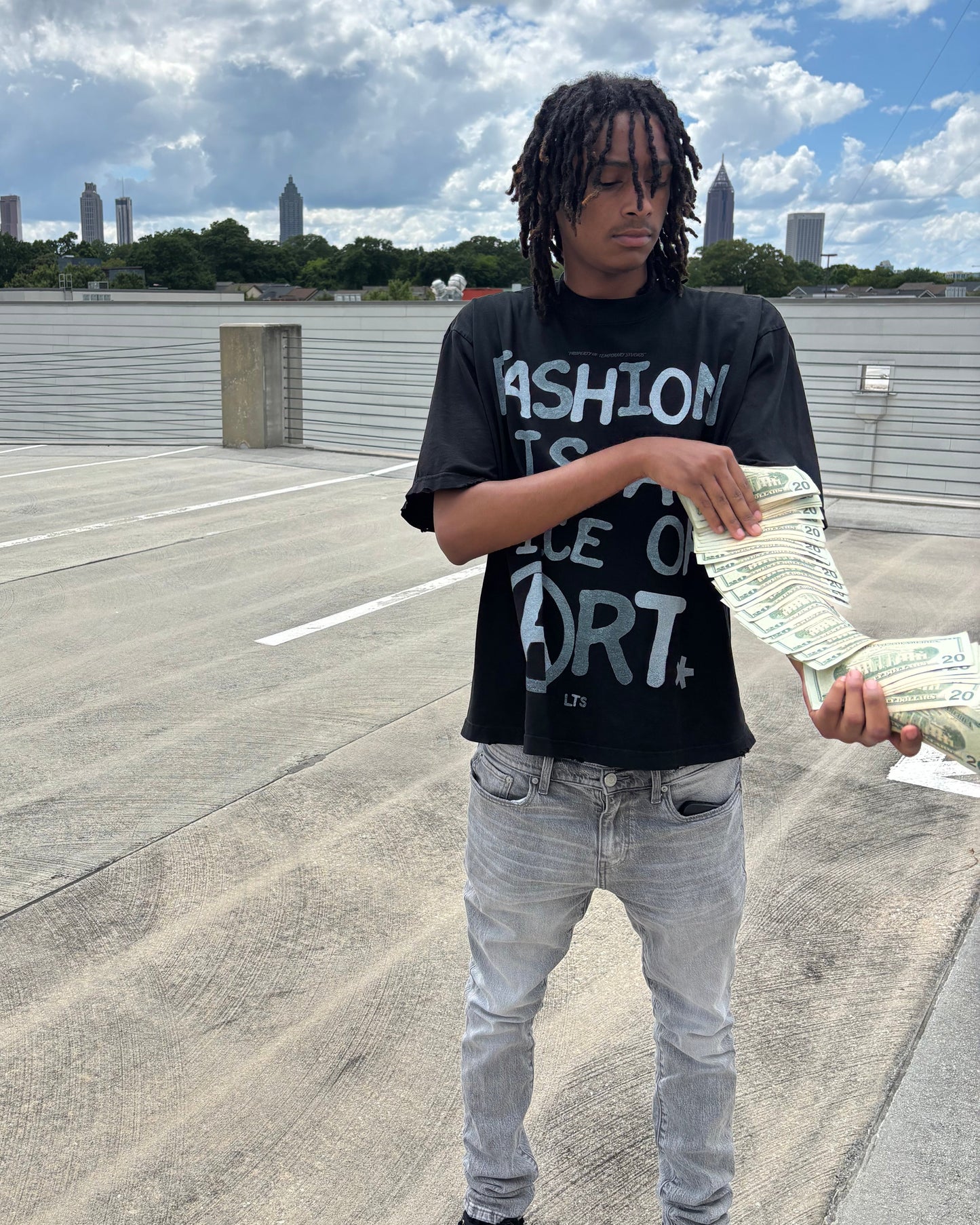 FASHION IS ART TEE